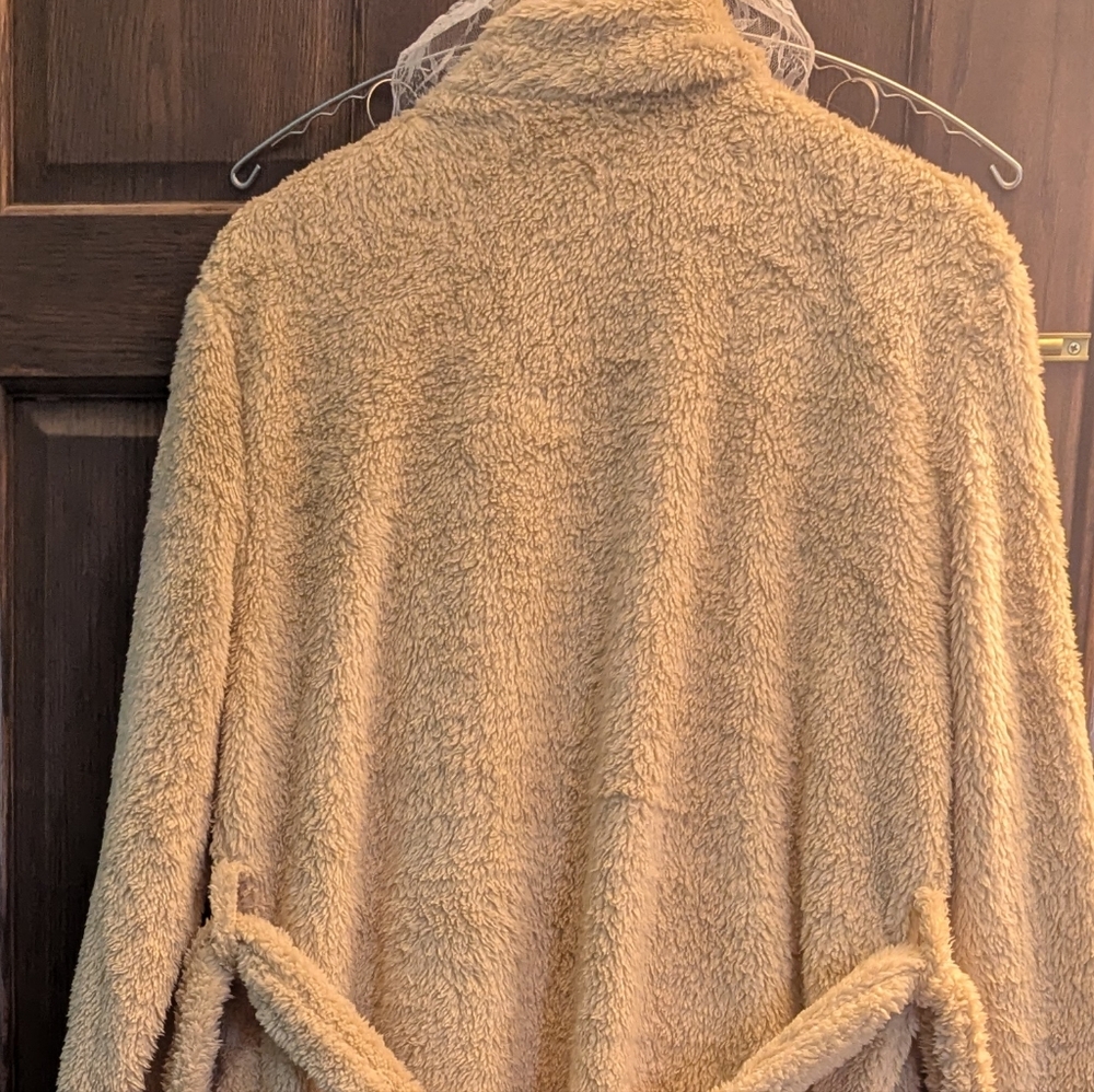Cozy Tan Fleece Robe with Lace Trim Women's Plus Size XXL (Runs Small) - Picture 5 of 5